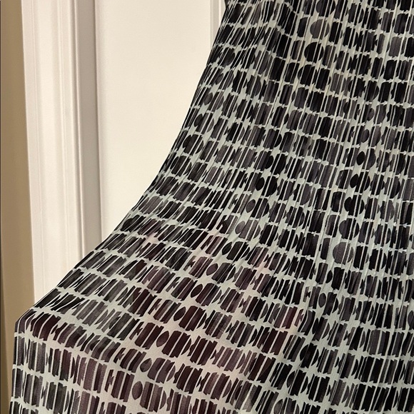 Ricki's Grey Green Sheer overlay  Geometric Tunic Top - Picture 3 of 4